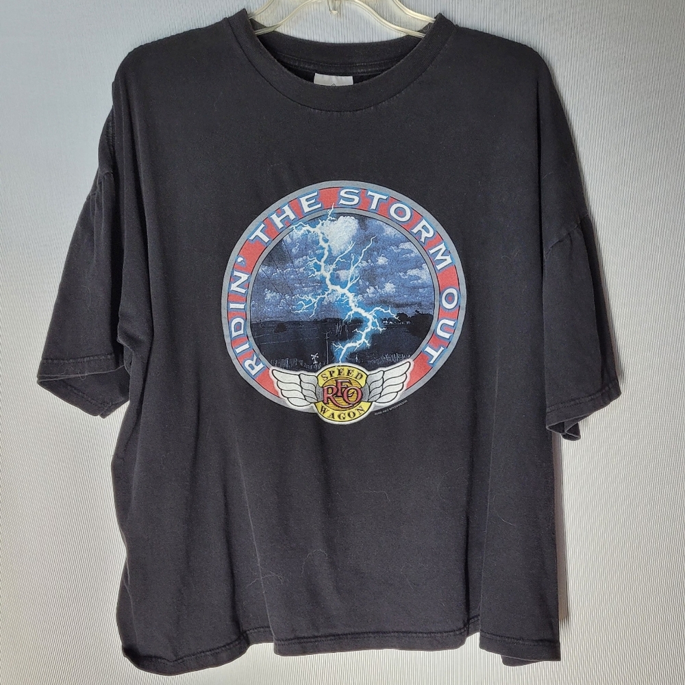 Vintage 2000 Reo Speedwagon Riding the Storm Out Concert Tshirt